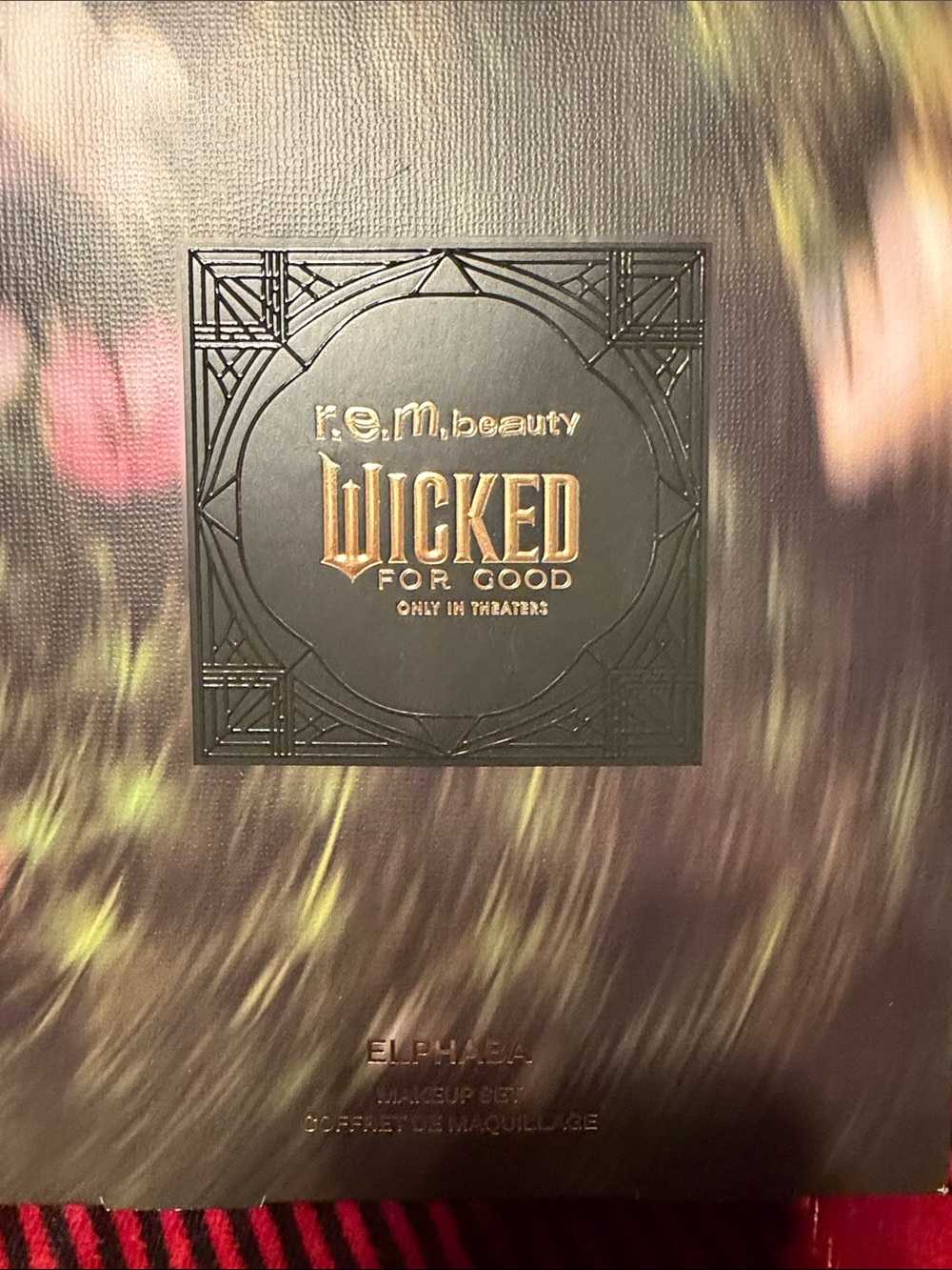 r.e.m. beauty Wicked For Good Eyeshadow Palette - Black & Gold